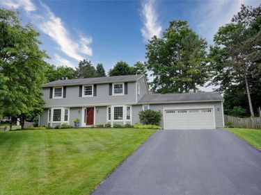 18 Concord Drive, Pittsford, NY 14534