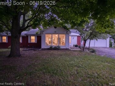 360 Woodland Drive, Lyon Twp, MI 48178