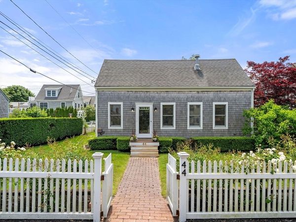 44 Pleasant Street, Provincetown, MA 02657
