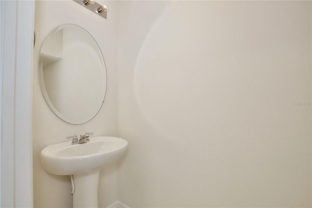 3520 Seneca Club Loop, Unit 51-102, Orlando, FL 32808 Photo