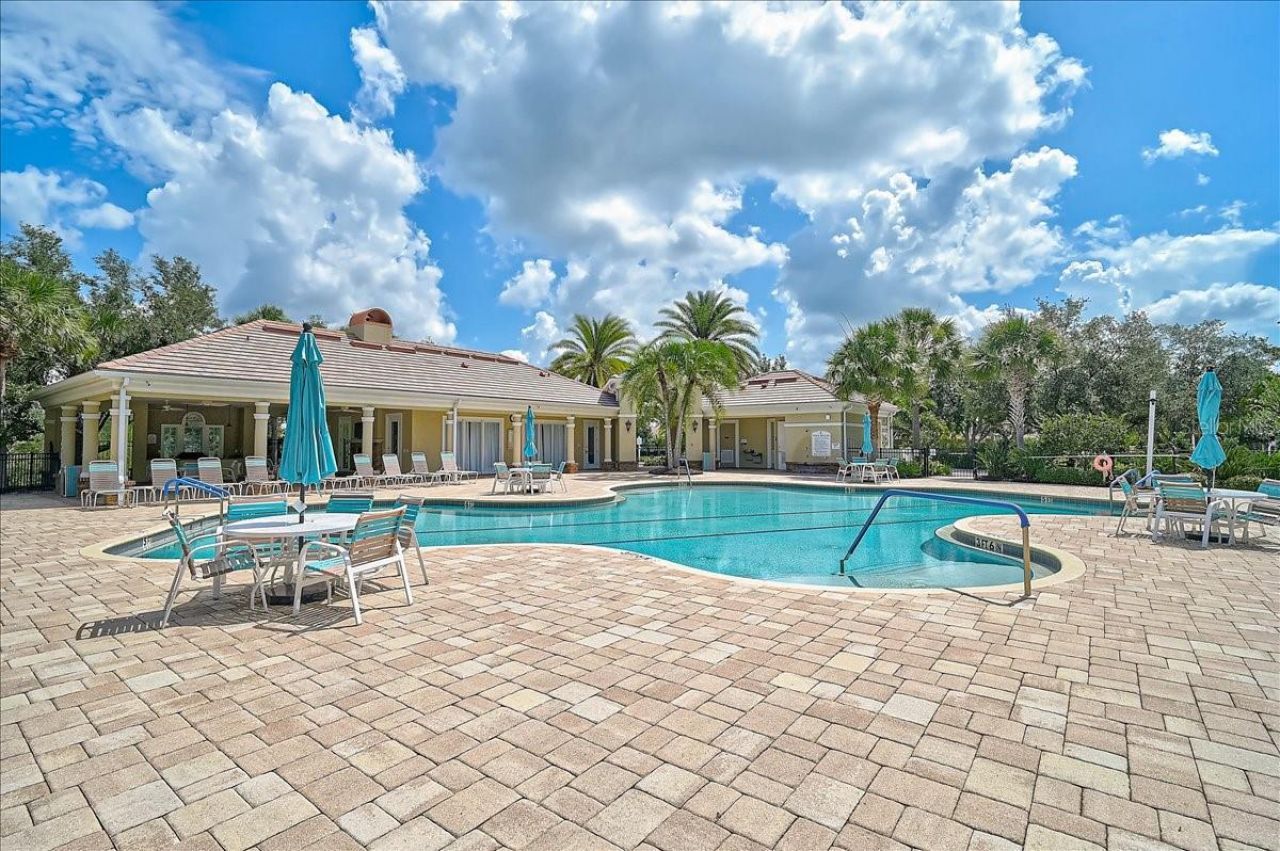 14326 Stirling Drive , Bradenton, FL 34202 Photo