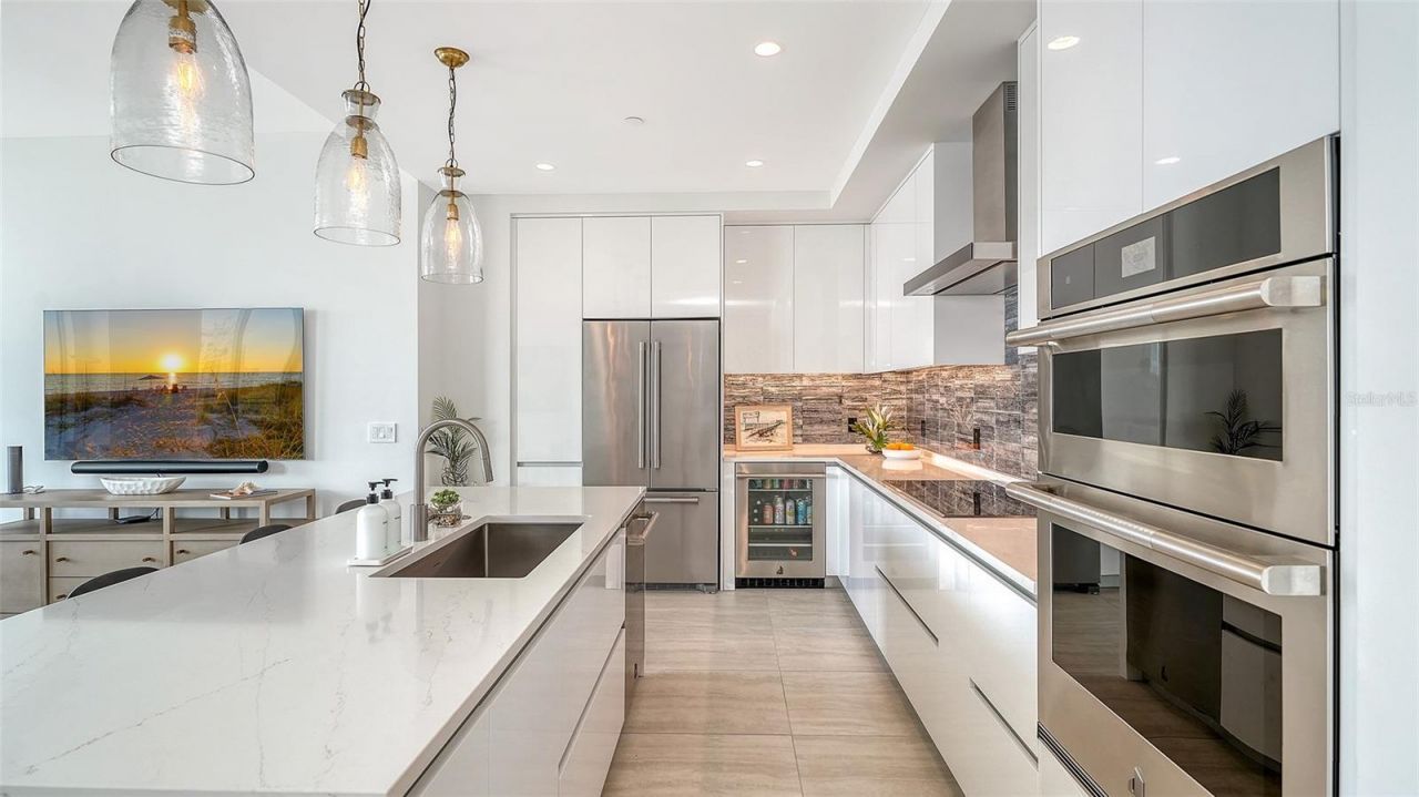 301 Quay Commons, Unit 1007, Sarasota, FL 34236 Photo