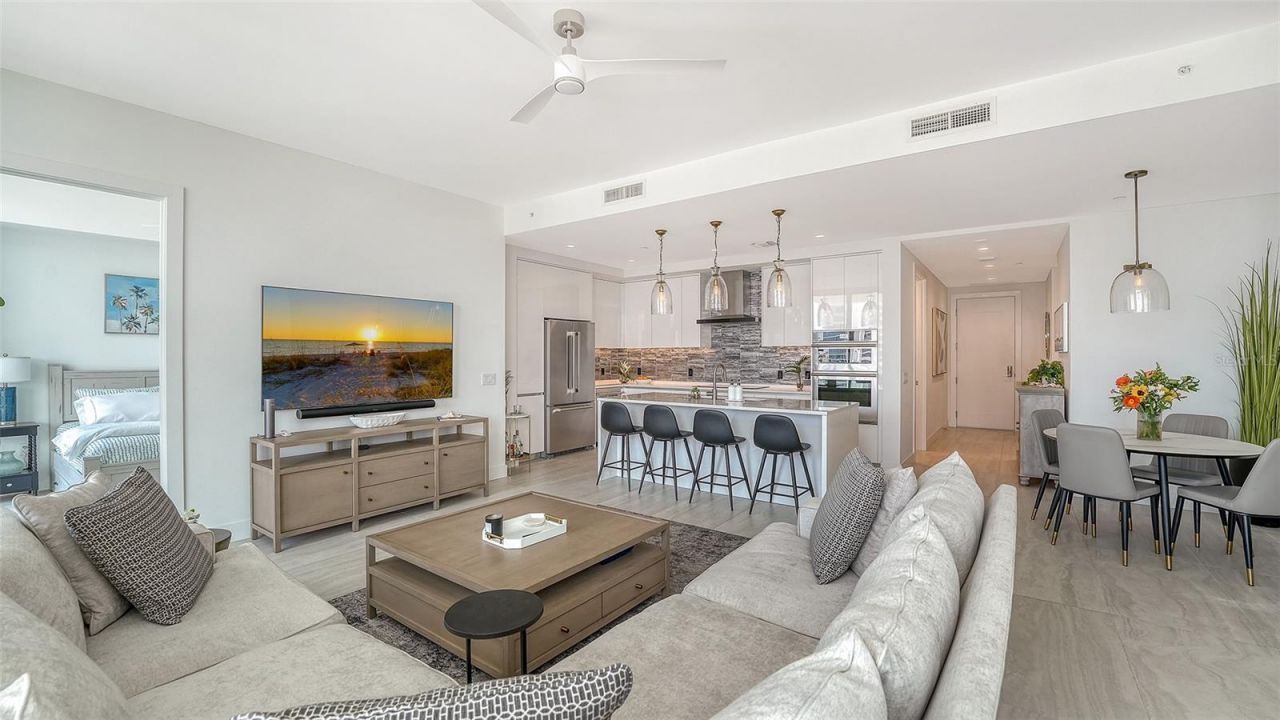301 Quay Commons, Unit 1007, Sarasota, FL 34236 Photo