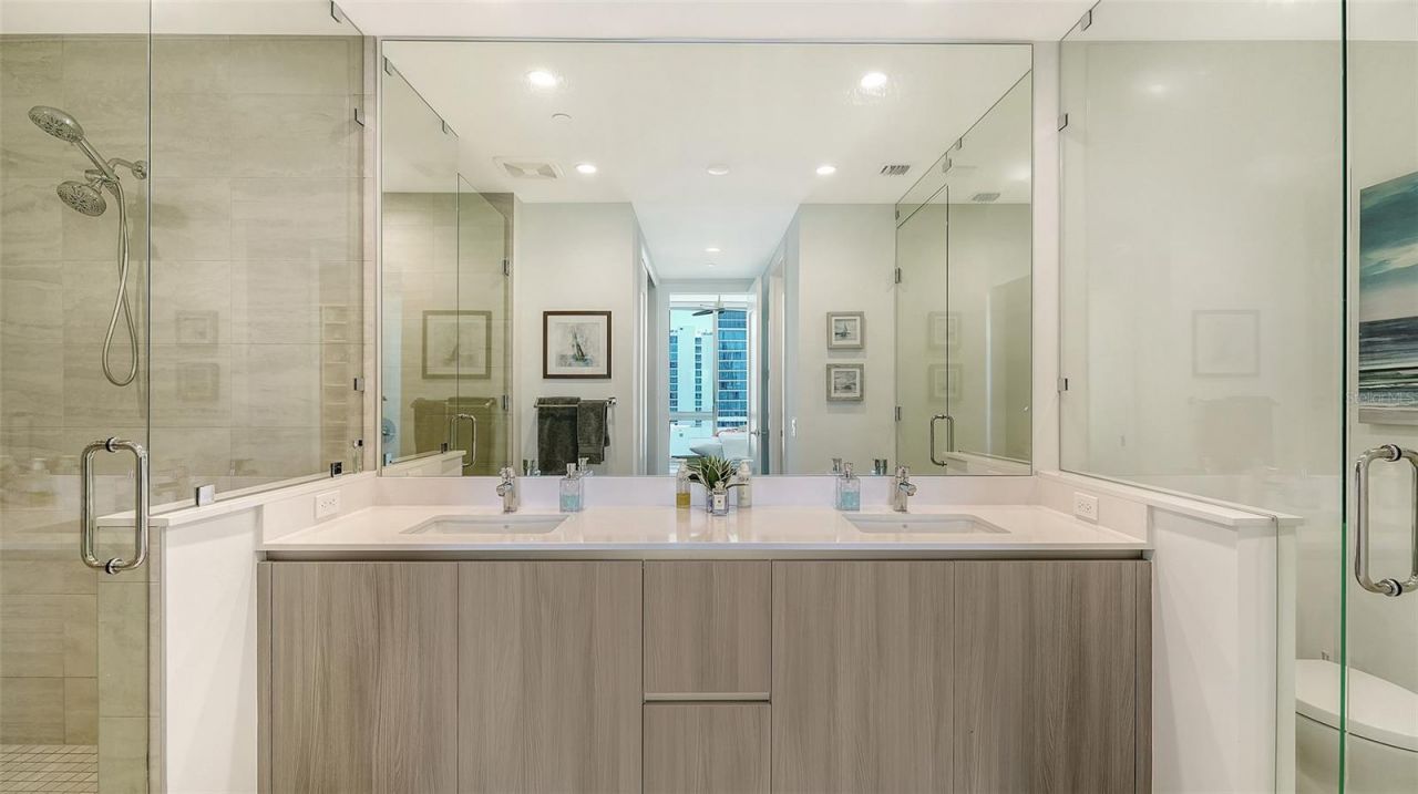 301 Quay Commons, Unit 1007, Sarasota, FL 34236 Photo