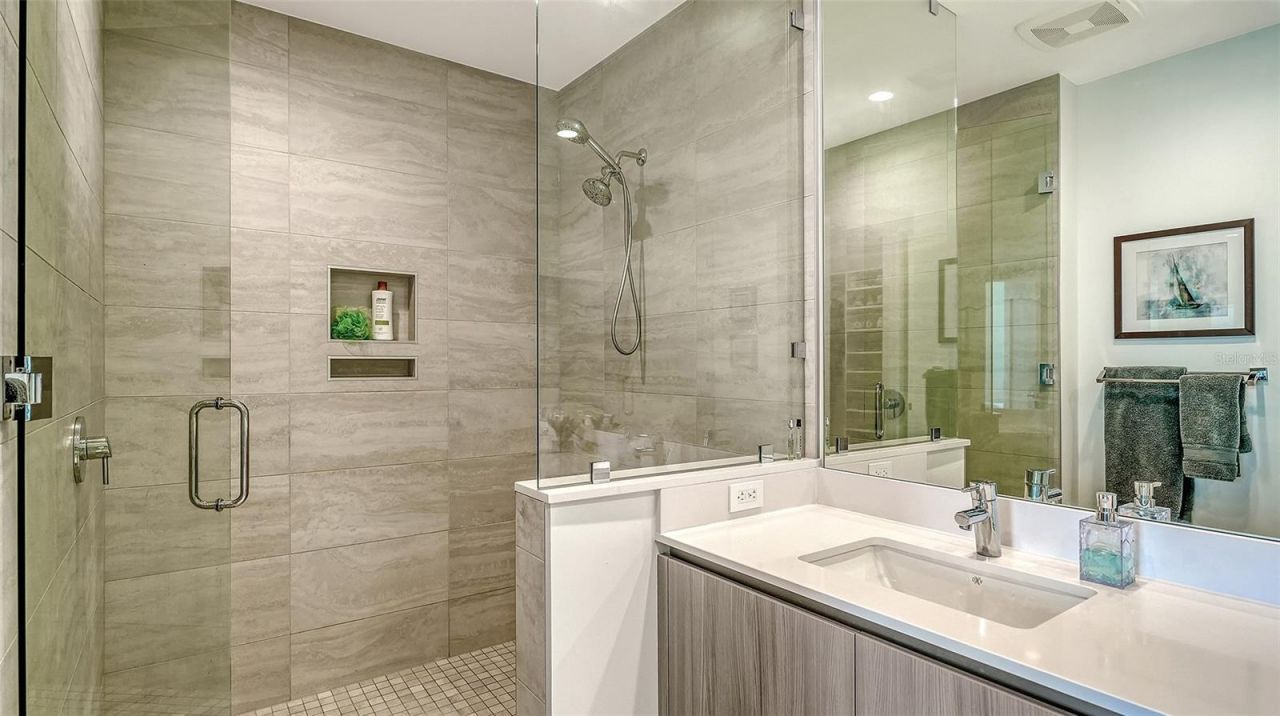 301 Quay Commons, Unit 1007, Sarasota, FL 34236 Photo