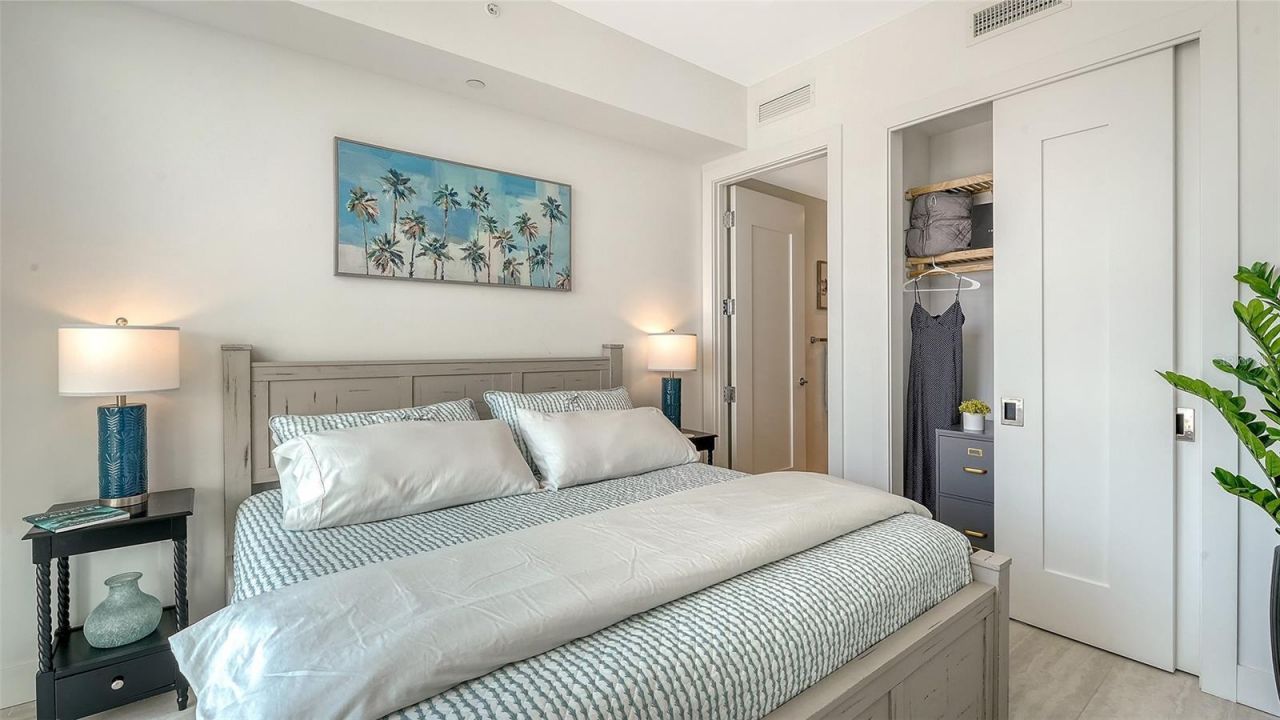 301 Quay Commons, Unit 1007, Sarasota, FL 34236 Photo