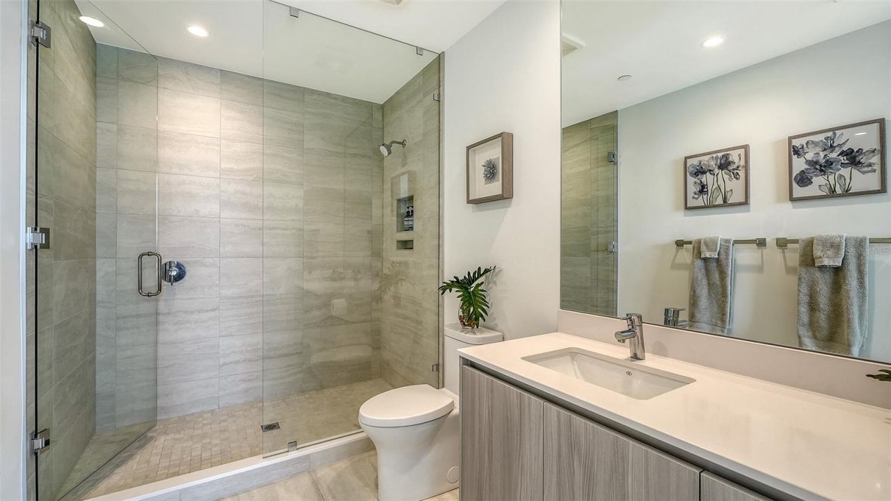 301 Quay Commons, Unit 1007, Sarasota, FL 34236 Photo