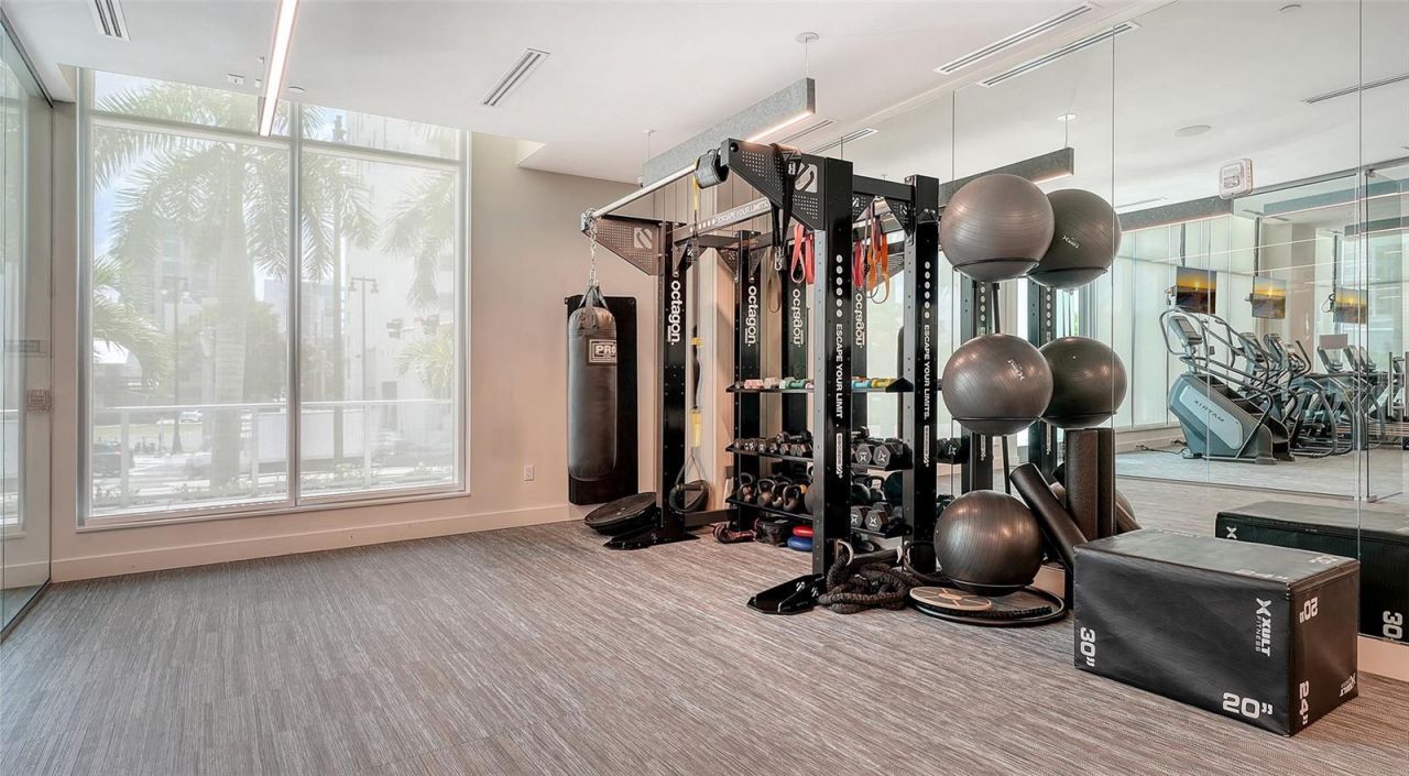 301 Quay Commons, Unit 1007, Sarasota, FL 34236 Photo