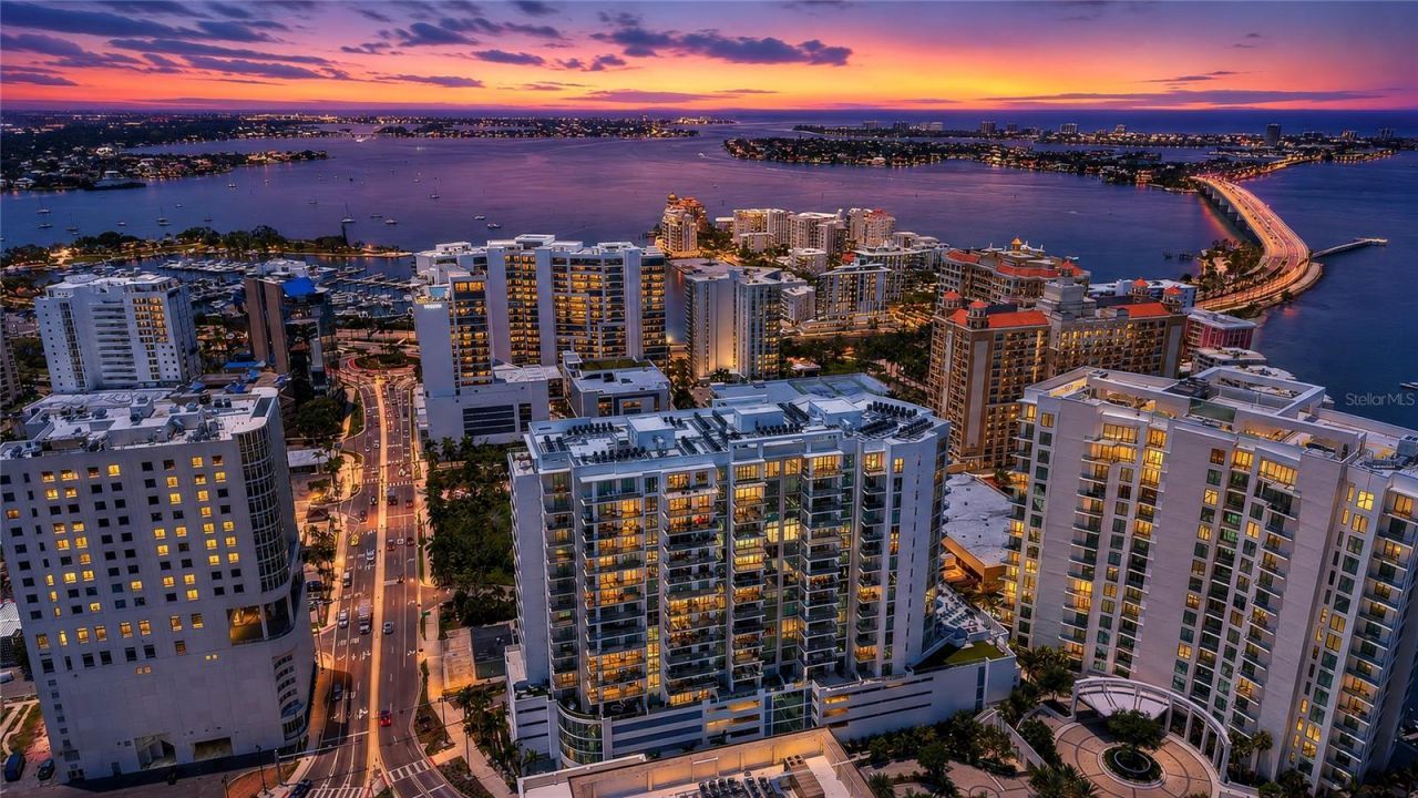 301 Quay Commons, Unit 1007, Sarasota, FL 34236 Photo
