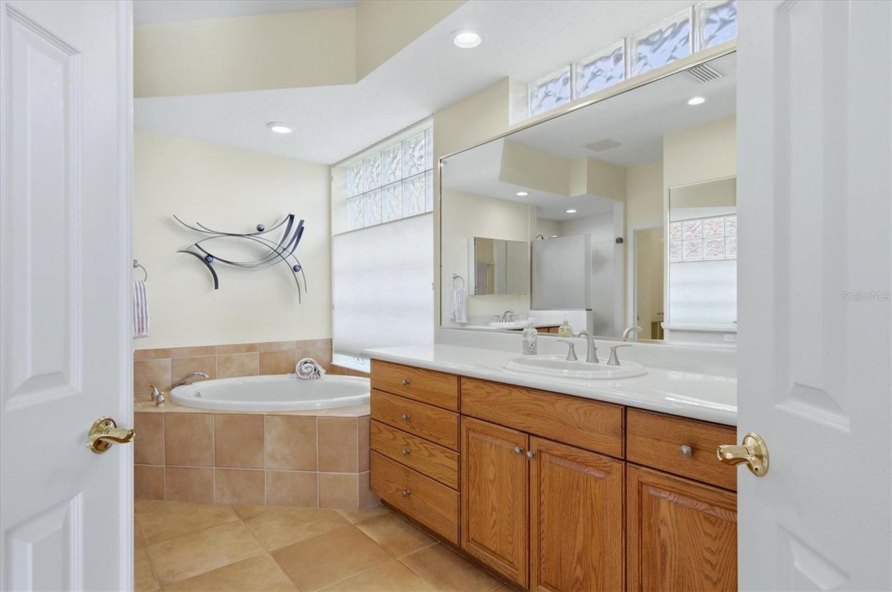 6610 Windjammer Place, Lakewood Ranch, FL 34202 Photo