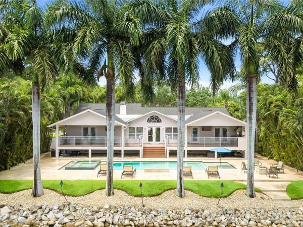 662 APALACHEE CIRCLE NE, ST PETERSBURG, FL 33702