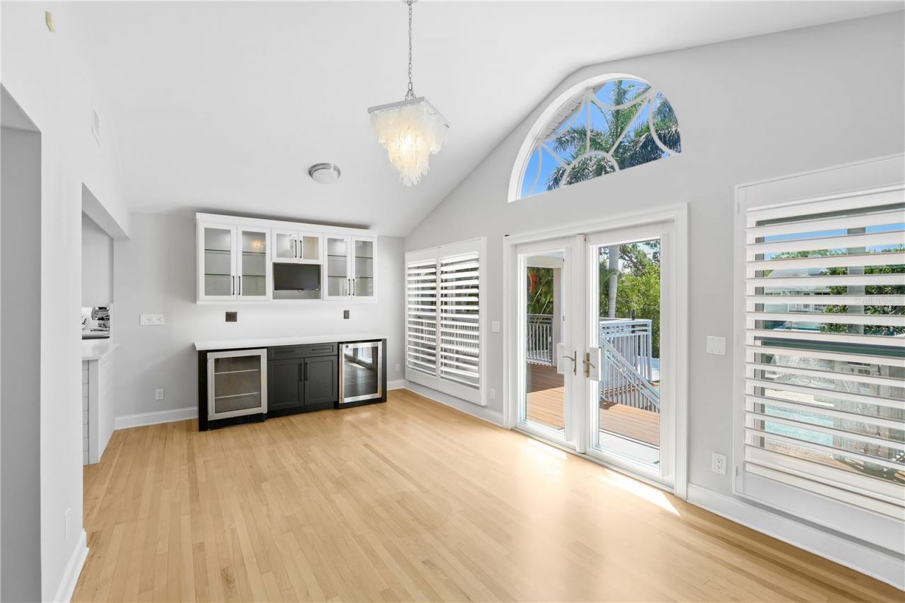 662 Apalachee Circle Ne, Saint Petersburg, FL 33702 Photo
