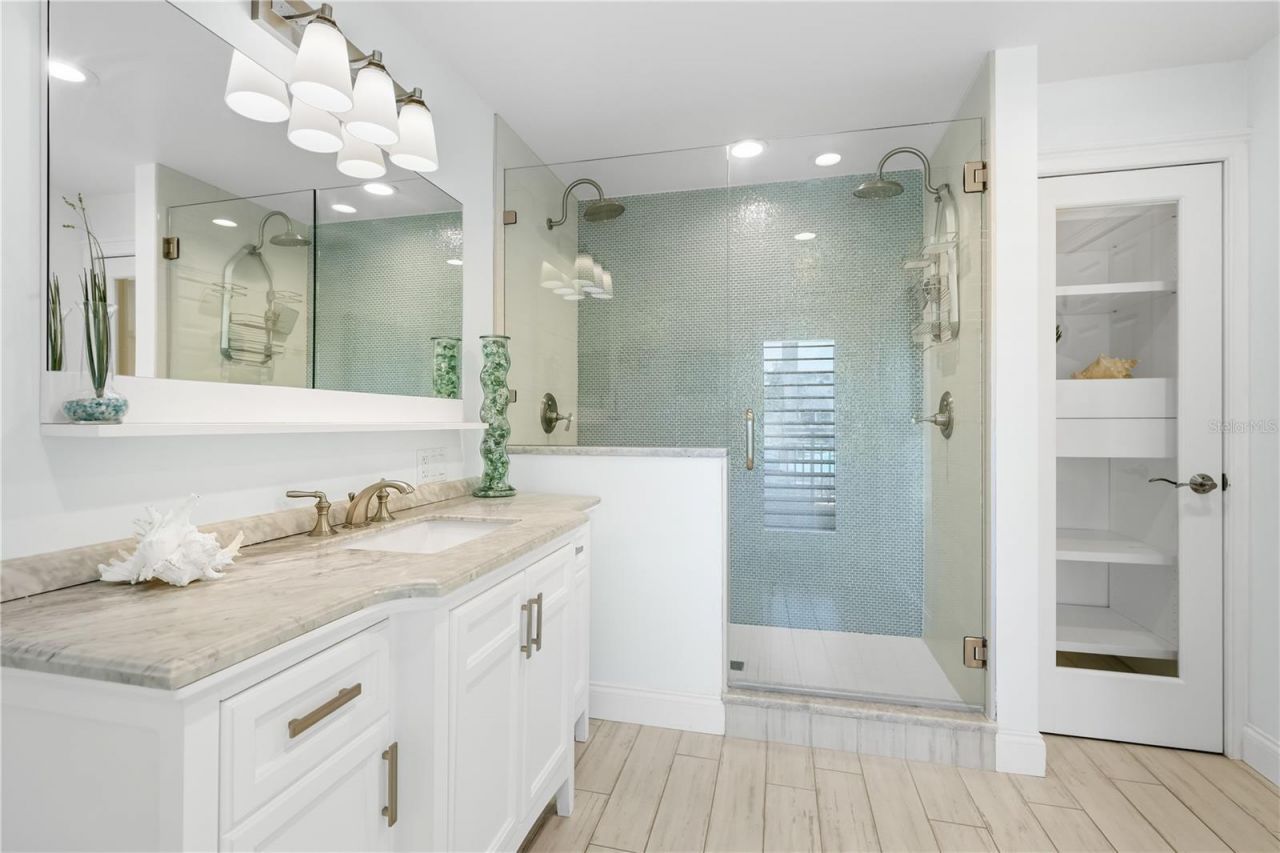662 Apalachee Circle Ne, Saint Petersburg, FL 33702 Photo