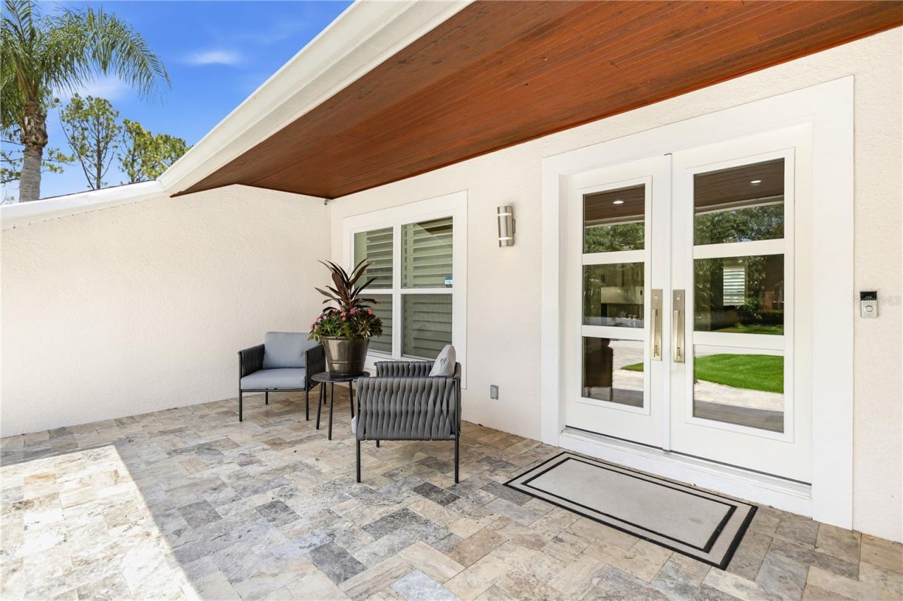662 Apalachee Circle Ne, Saint Petersburg, FL 33702 Photo