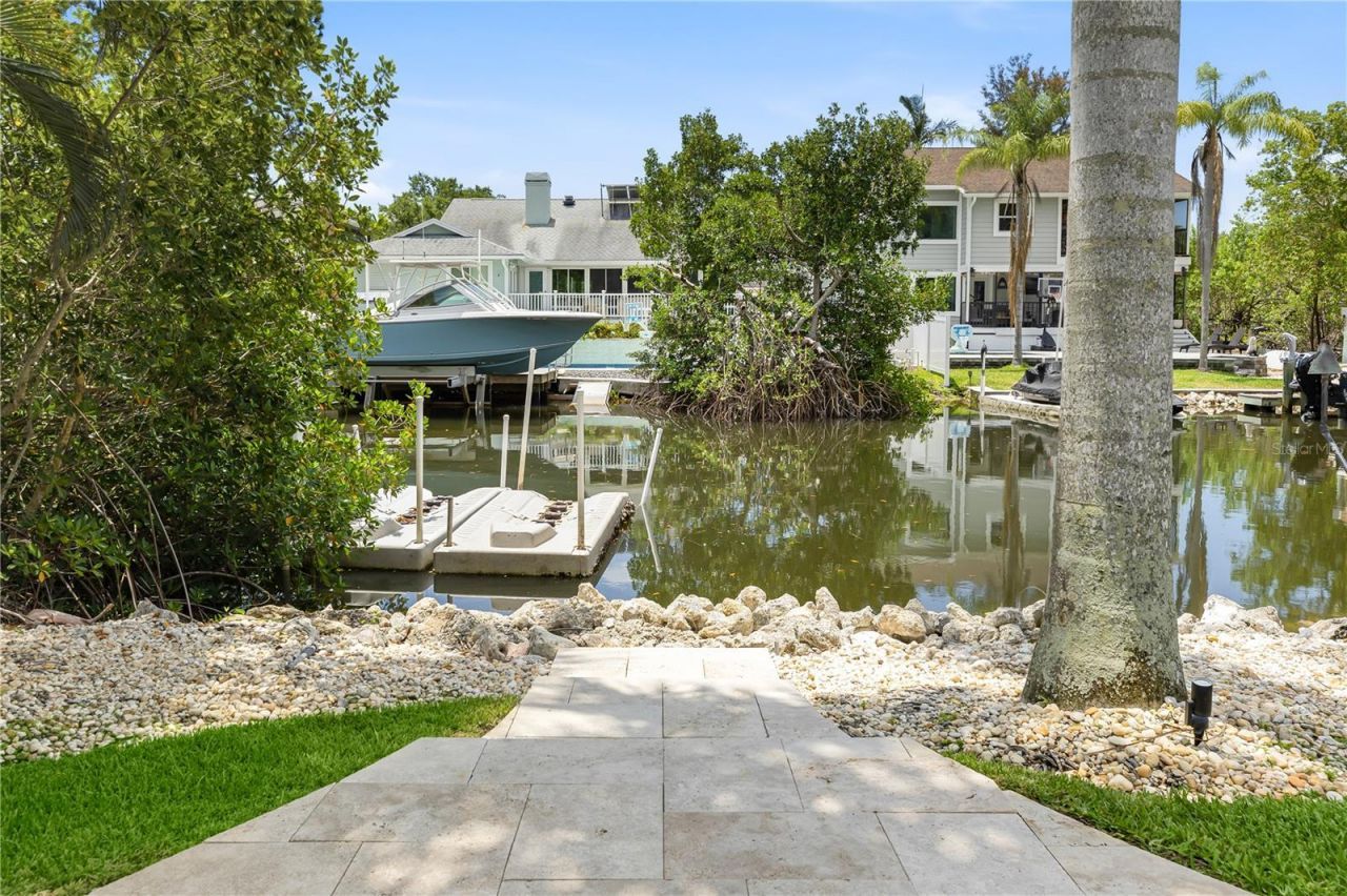 662 Apalachee Circle Ne, Saint Petersburg, FL 33702 Photo