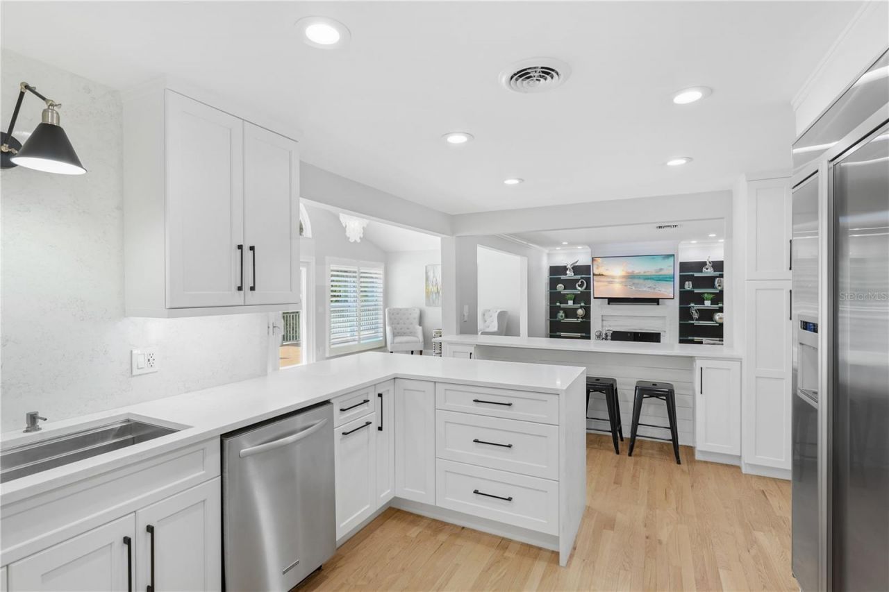 662 Apalachee Circle Ne, Saint Petersburg, FL 33702 Photo