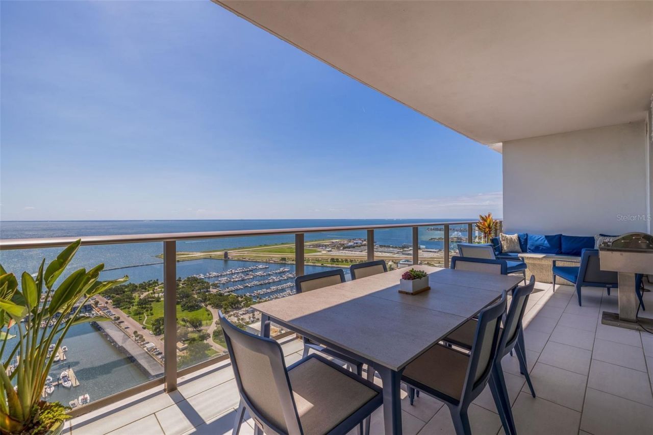 100 1st Avenue N, Unit 3802, Saint Petersburg, FL 33701 Photo
