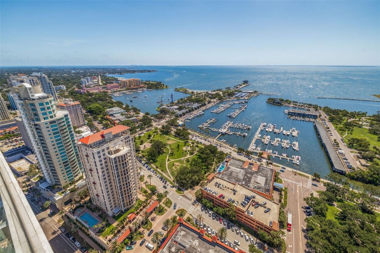 100 1st Avenue N, Unit 3802, Saint Petersburg, FL 33701 Photo