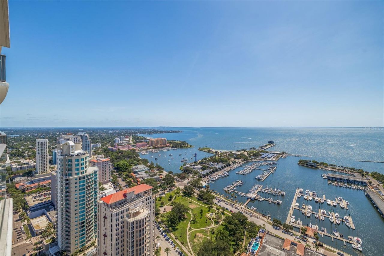 100 1st Avenue N, Unit 3802, Saint Petersburg, FL 33701 Photo