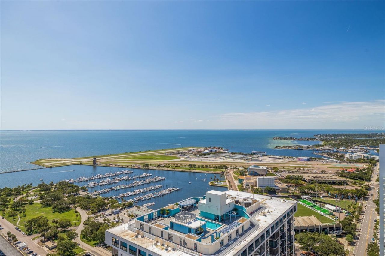 100 1st Avenue N, Unit 3802, Saint Petersburg, FL 33701 Photo