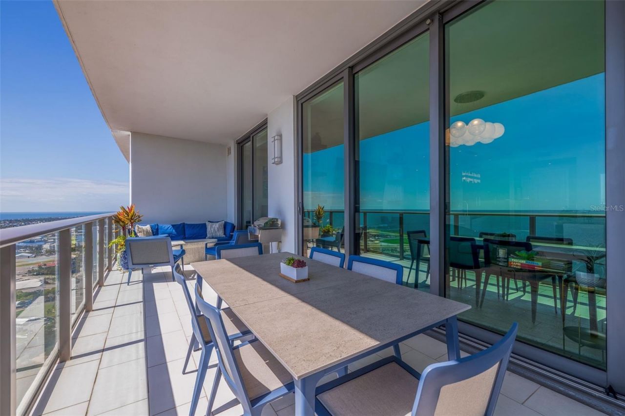 100 1st Avenue N, Unit 3802, Saint Petersburg, FL 33701 Photo