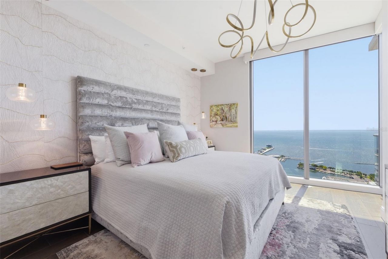 100 1st Avenue N, Unit 3802, Saint Petersburg, FL 33701 Photo