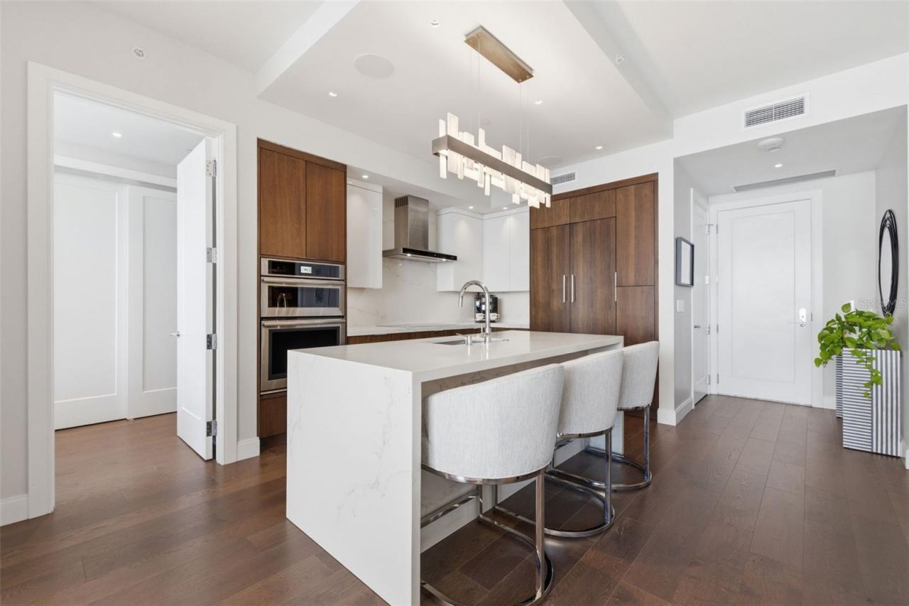 100 1st Avenue N, Unit 3802, Saint Petersburg, FL 33701 Photo