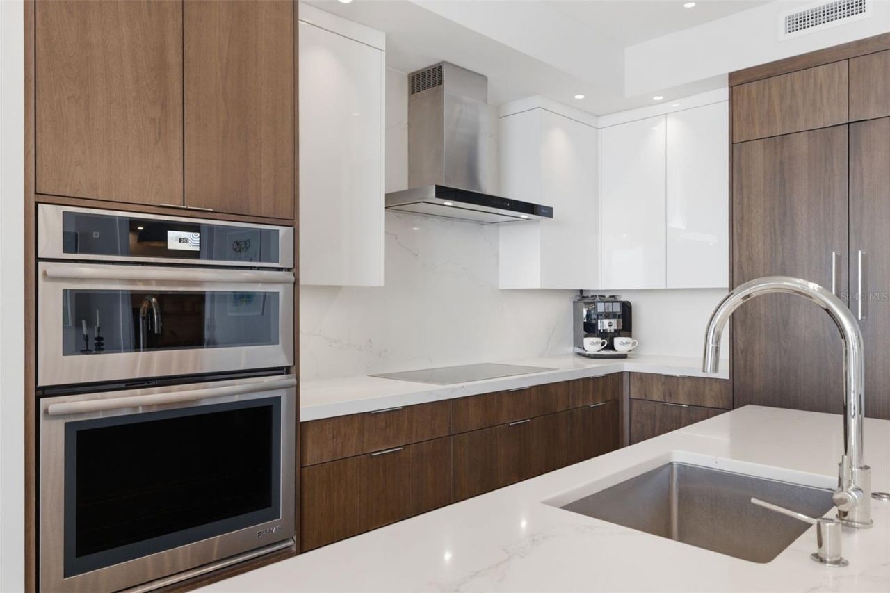 100 1st Avenue N, Unit 3802, Saint Petersburg, FL 33701 Photo