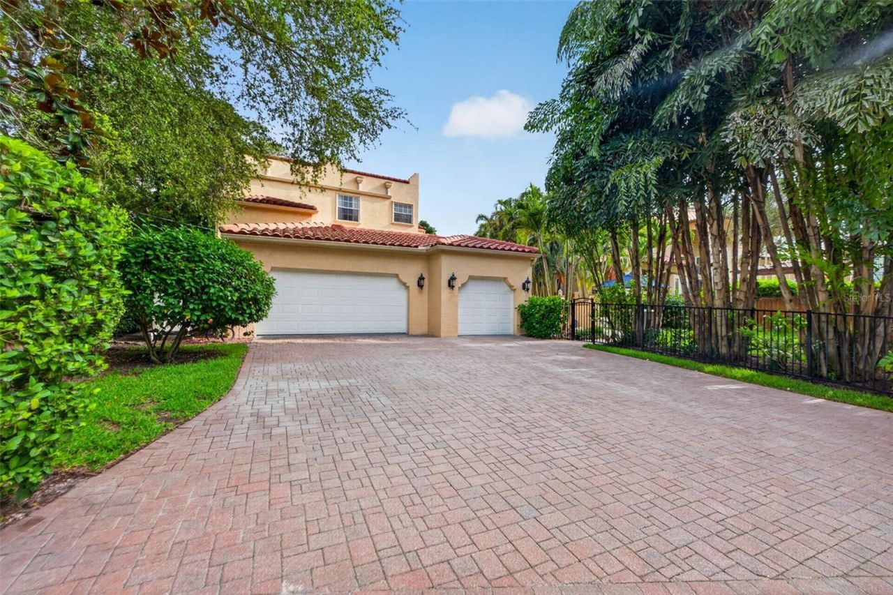 322 Roebling Road S, Belleair, FL 33756 Photo