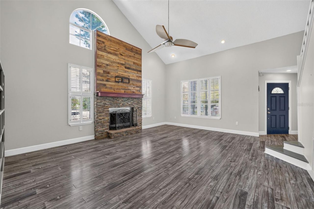 703 Riverside Drive , Tarpon Springs, FL 34689 Photo