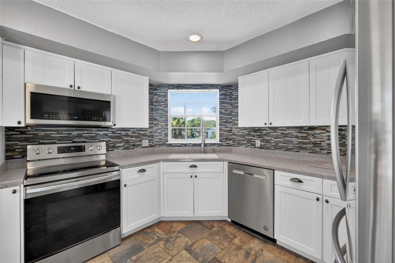 703 Riverside Drive , Tarpon Springs, FL 34689 Photo
