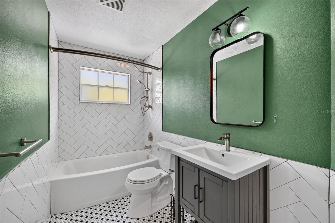 703 Riverside Drive , Tarpon Springs, FL 34689 Photo