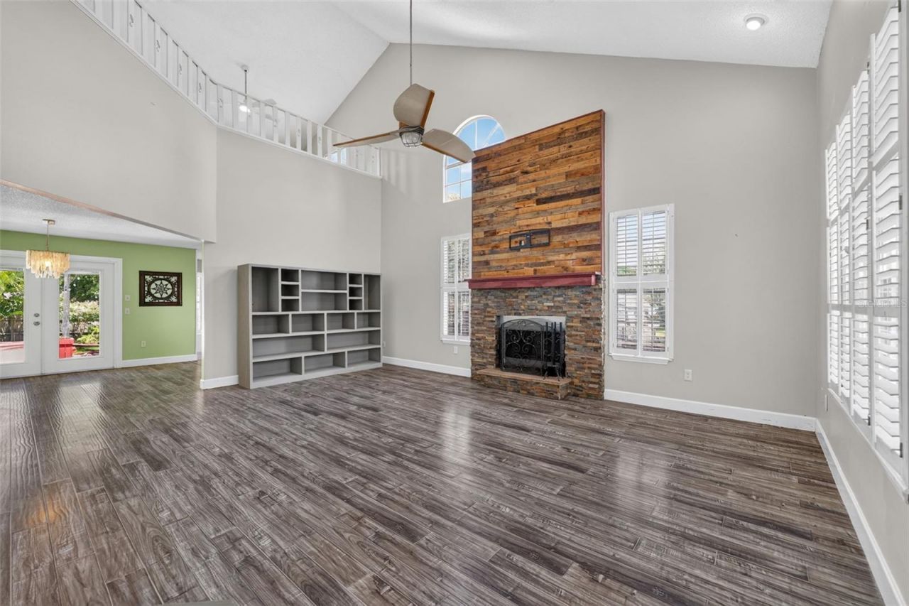 703 Riverside Drive , Tarpon Springs, FL 34689 Photo