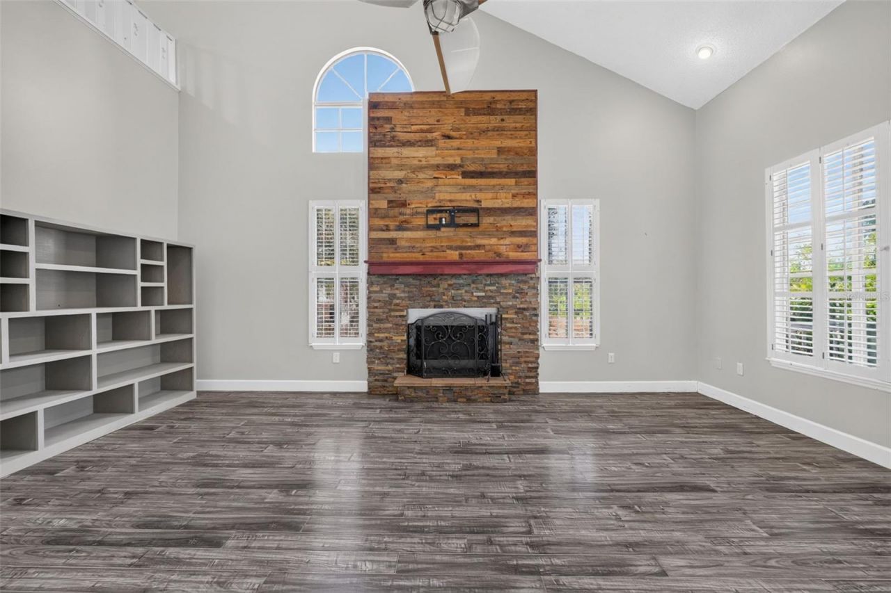 703 Riverside Drive , Tarpon Springs, FL 34689 Photo