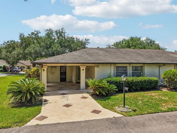 2017 HAMPSTEAD CIRCLE , SUN CITY CENTER, FL 33573