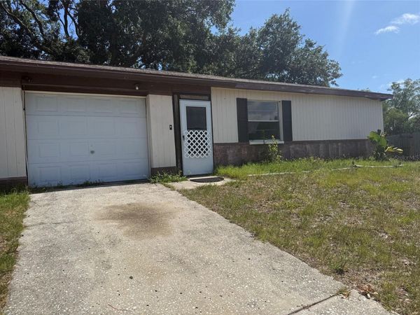 1306 DUKES DRIVE , TARPON SPRINGS, FL 34689