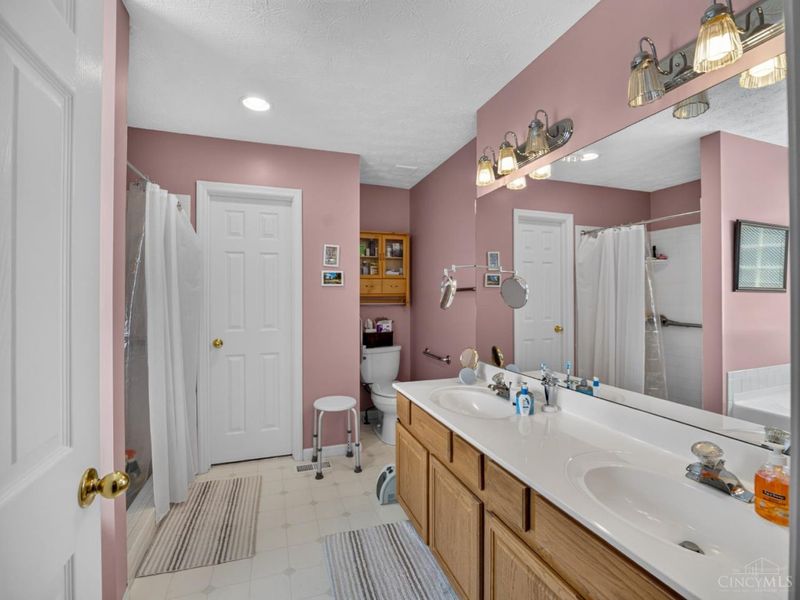 6104 Pine Meadows Drive, Loveland, OH 45140 Photo 23