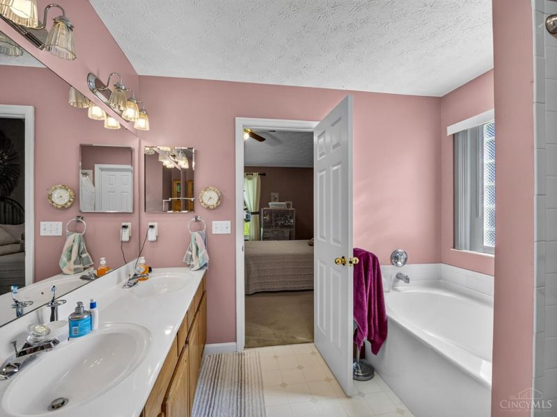 6104 Pine Meadows Drive, Loveland, OH 45140 Photo 24