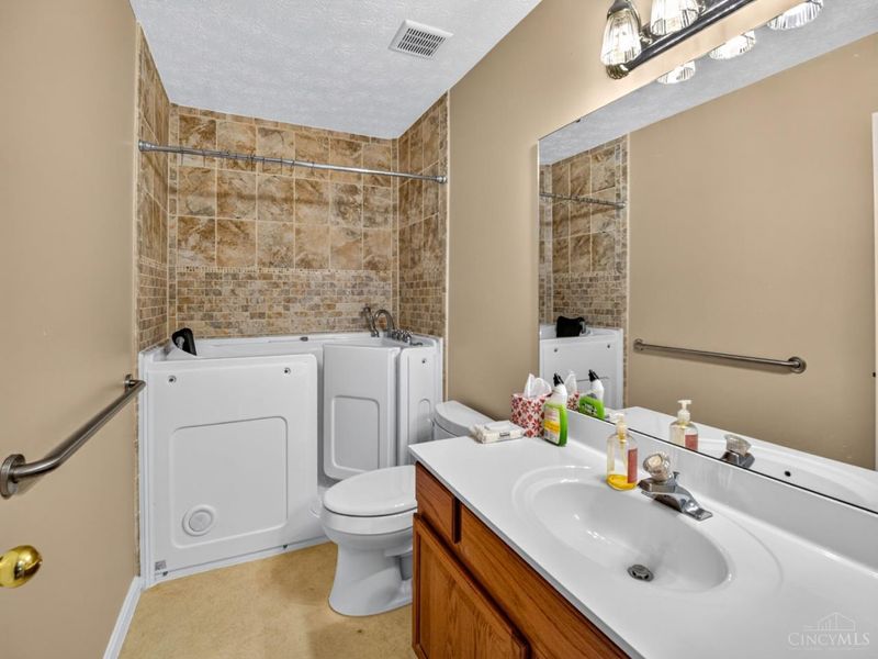 6104 Pine Meadows Drive, Loveland, OH 45140 Photo 29