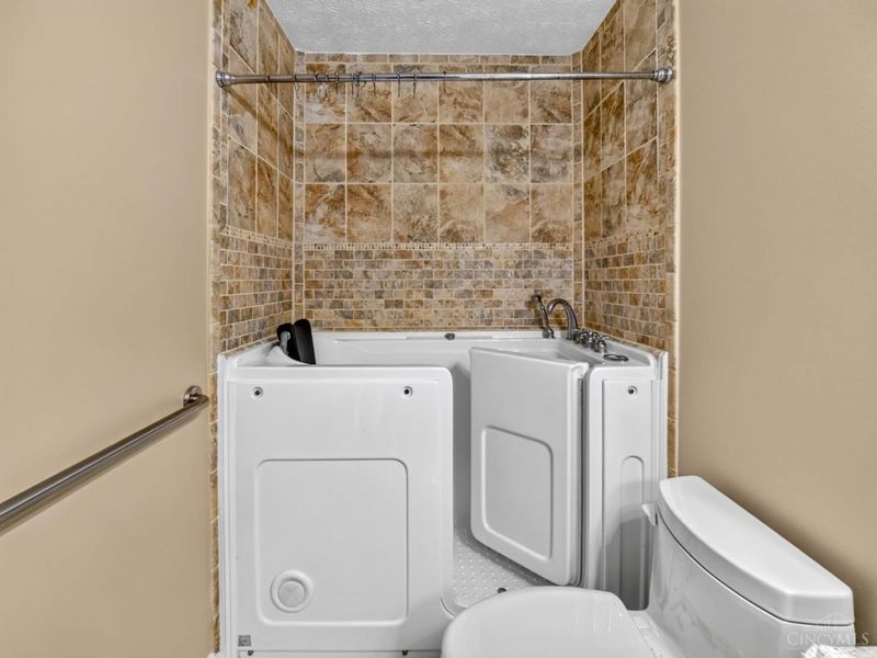 6104 Pine Meadows Drive, Loveland, OH 45140 Photo 30