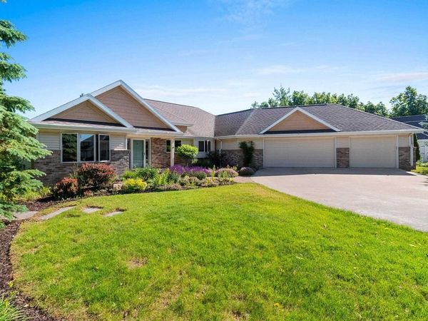 1900 E ORCHARD BLOSSOM DRIVE, Appleton, WI 54915