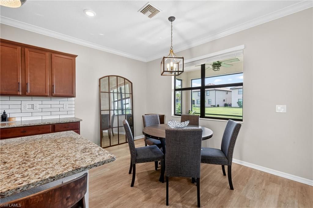 9452 Foxglove Ln, Naples, FL 34120 Photo