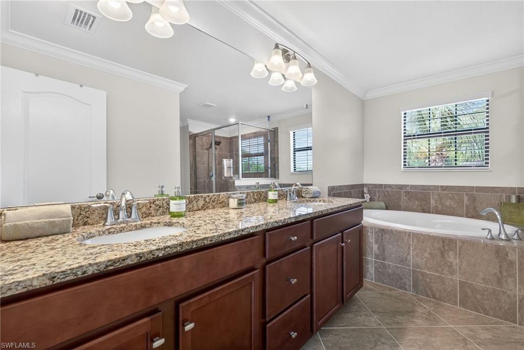 9452 Foxglove Ln, Naples, FL 34120 Photo