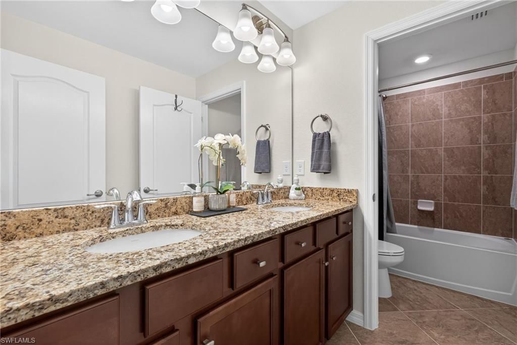 9452 Foxglove Ln, Naples, FL 34120 Photo