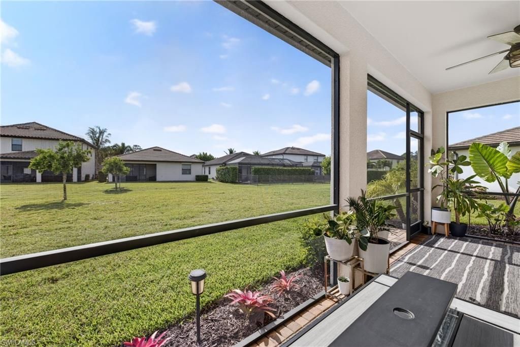 9452 Foxglove Ln, Naples, FL 34120 Photo