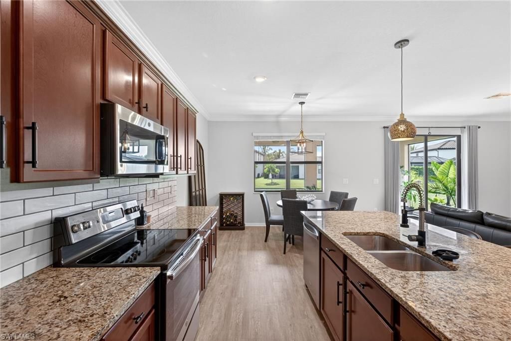 9452 Foxglove Ln, Naples, FL 34120 Photo