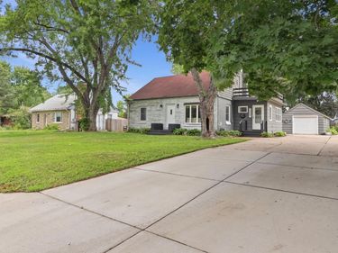 2258 W 105th Street, Bloomington, MN 55431