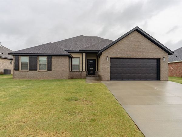 952 Petit Jean Street , Prairie Grove, AR 72753