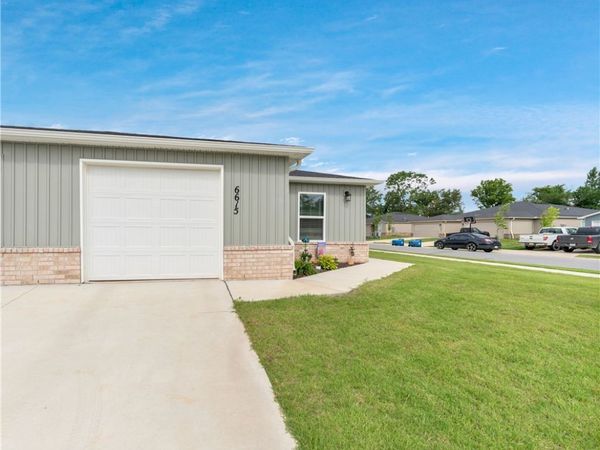 6615 NW Gregory Street , Bentonville, AR 72713
