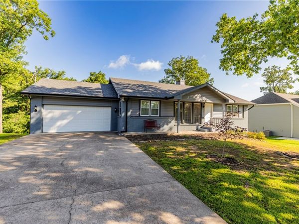 17 Kirkwall Place , Bella Vista, AR 72715
